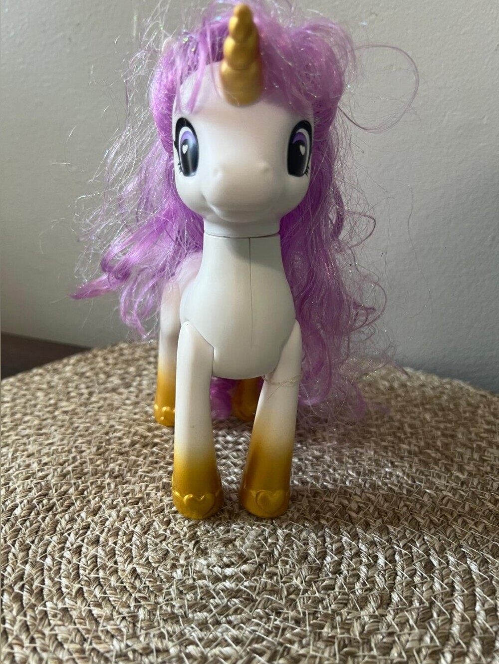 Zuru Surprise Unicorn Squad White Pony w/ gold feet purple hair approx 6.5"